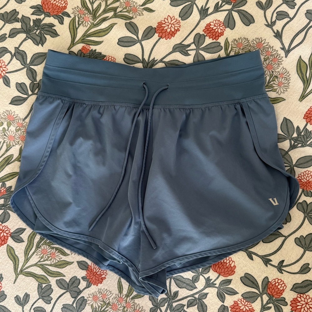 Vuori Daily Speed Short 2.5” EUC - Picture 5 of 9